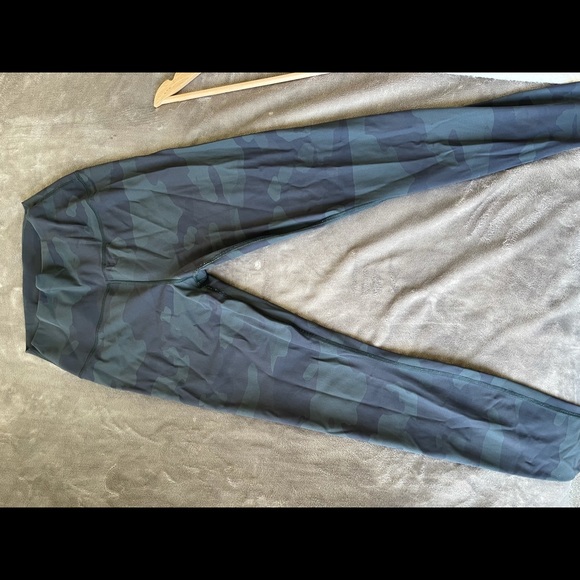 Alo leggings - Picture 2 of 2